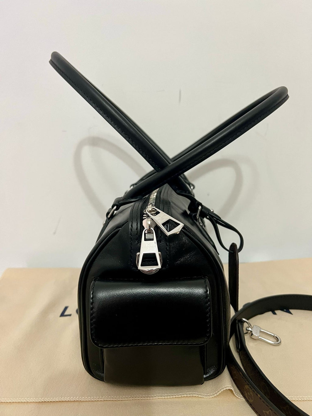 LV speedy cargo Vibe