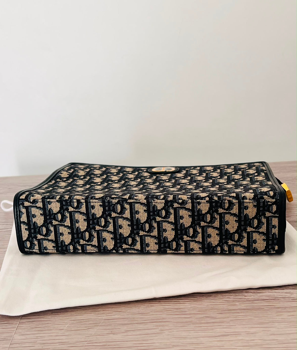 Cd oblique clutch