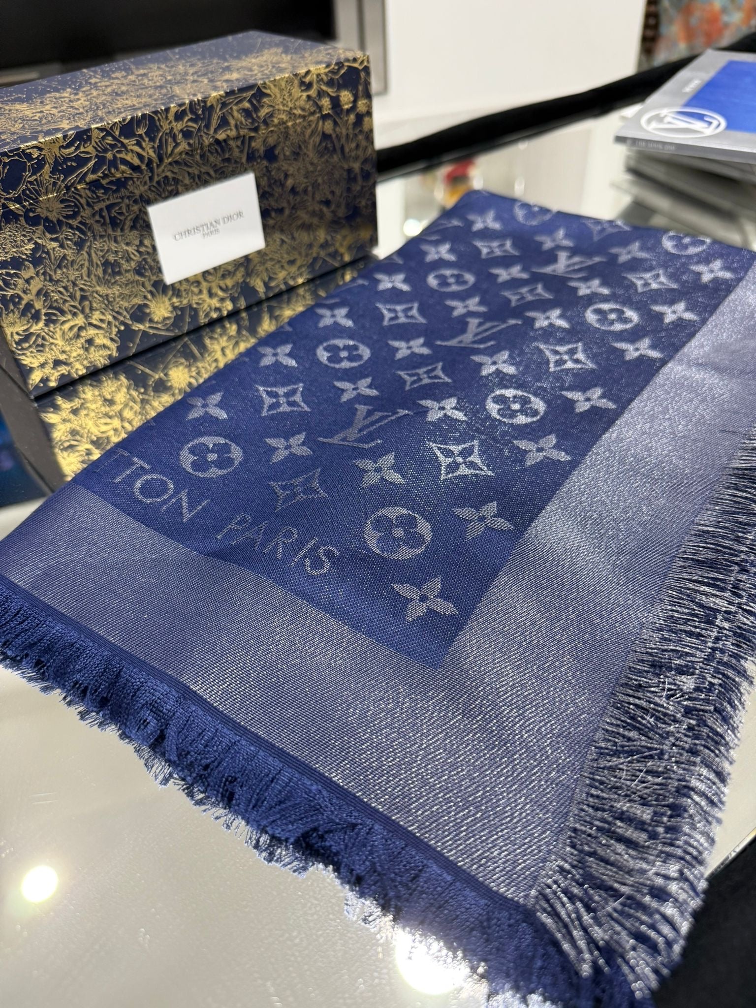 Lv shawl