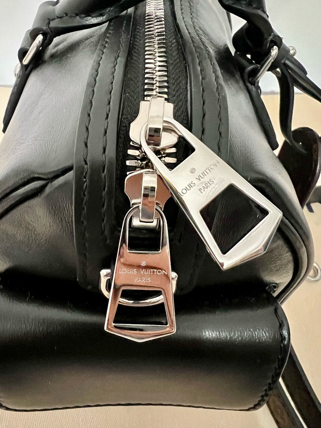 LV speedy cargo Vibe